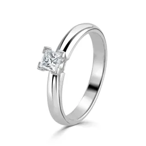 18ct White Gold 4 Claw Princess Cut Solitaire Diamond Ring