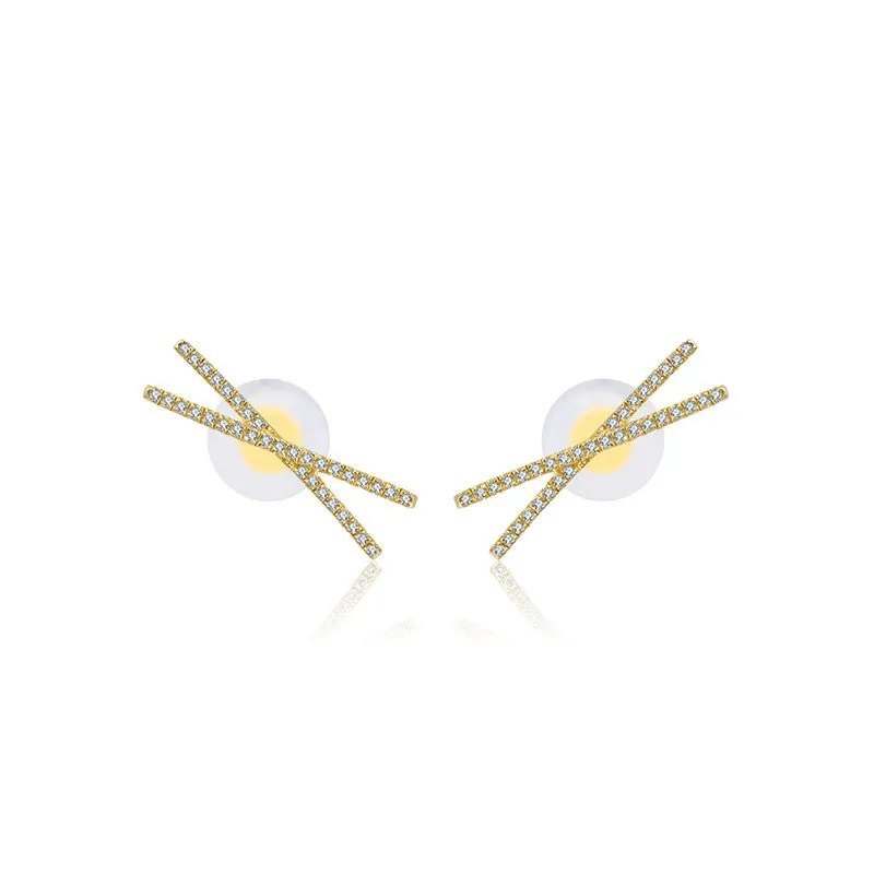 18k Gold Cross Diamond Earring