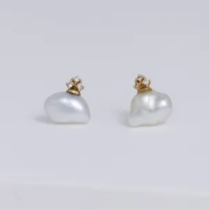 Ballon white pearl stud