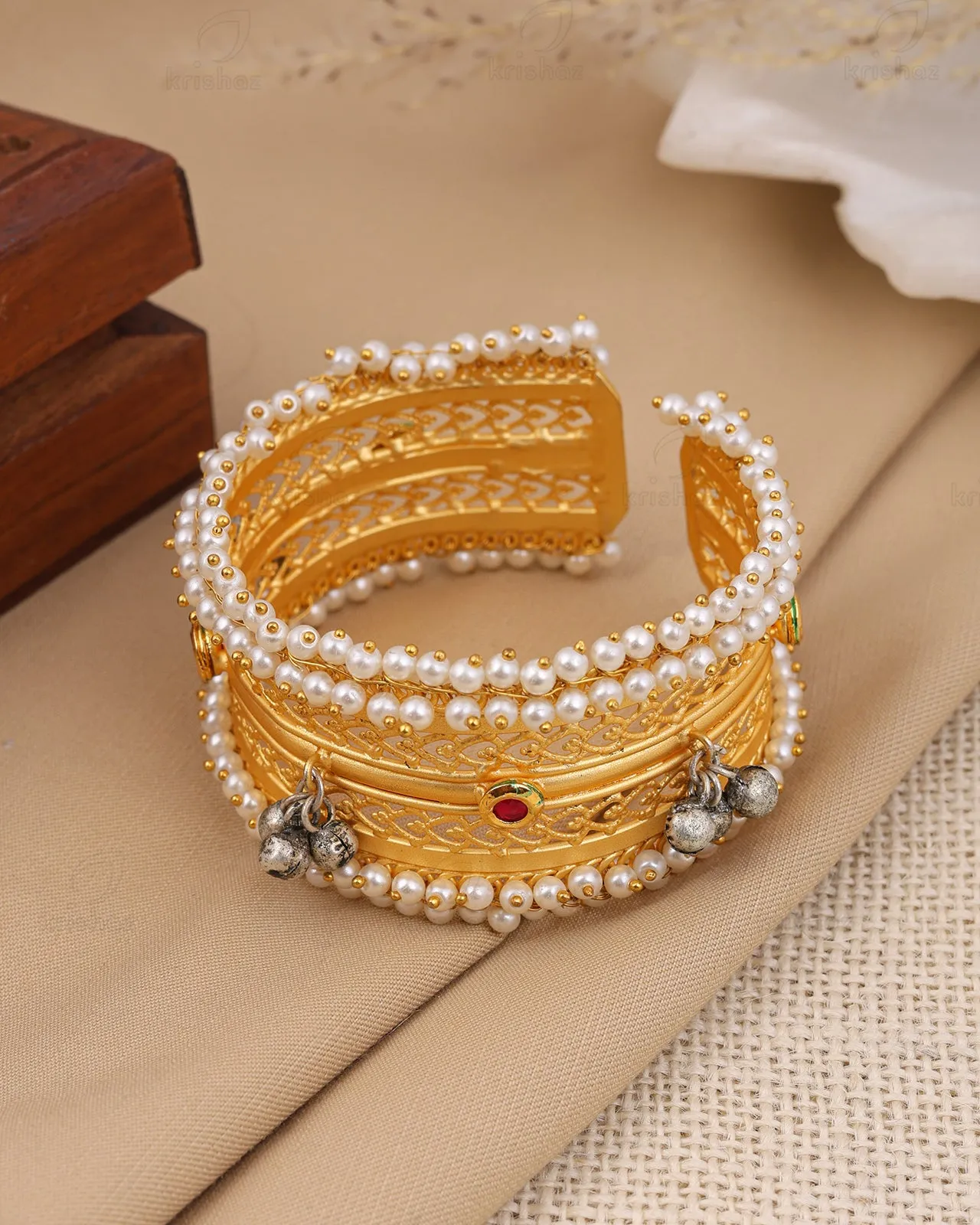 Dhruvi One Piece Golden Bangle