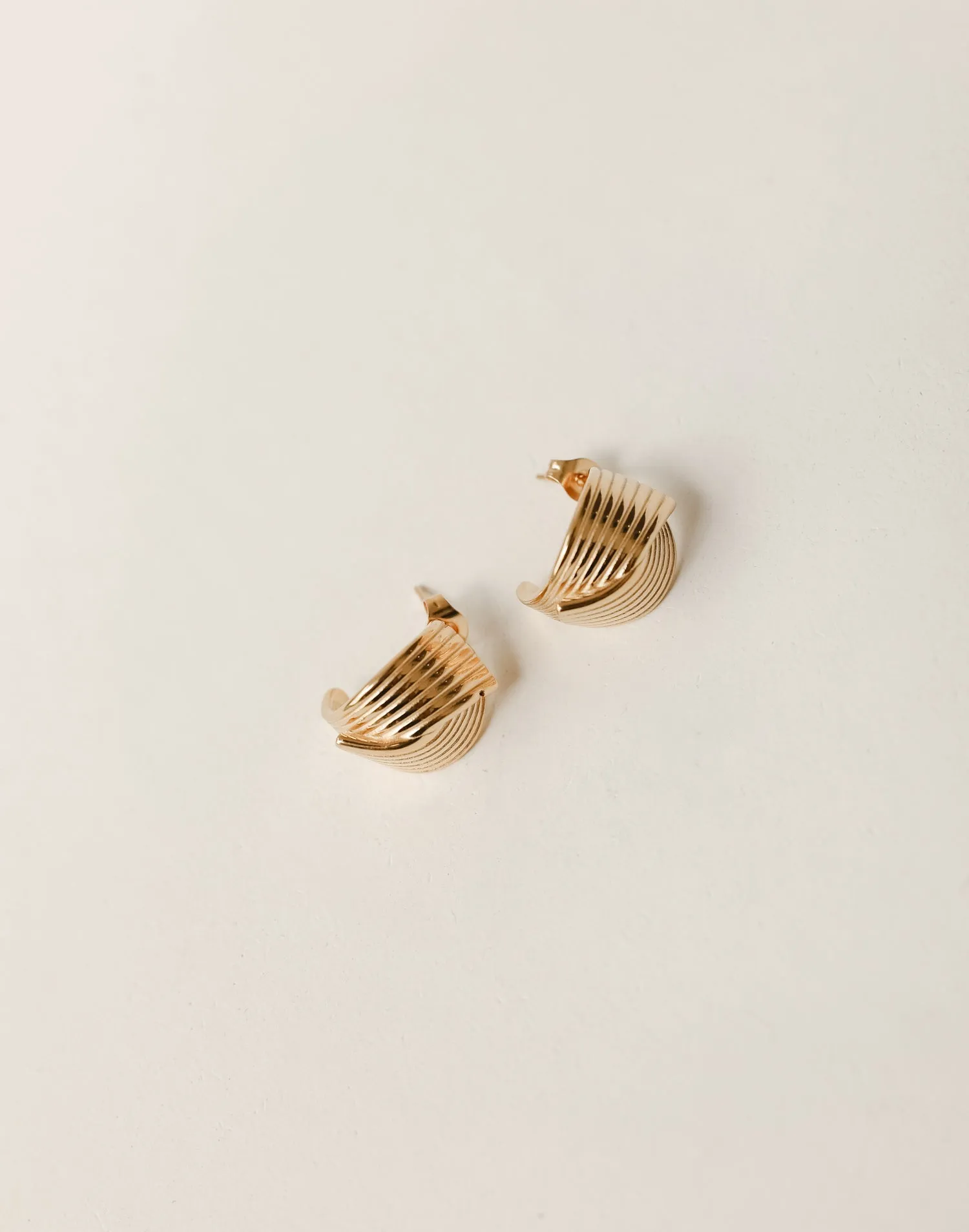 Niki Earrings (Gold)