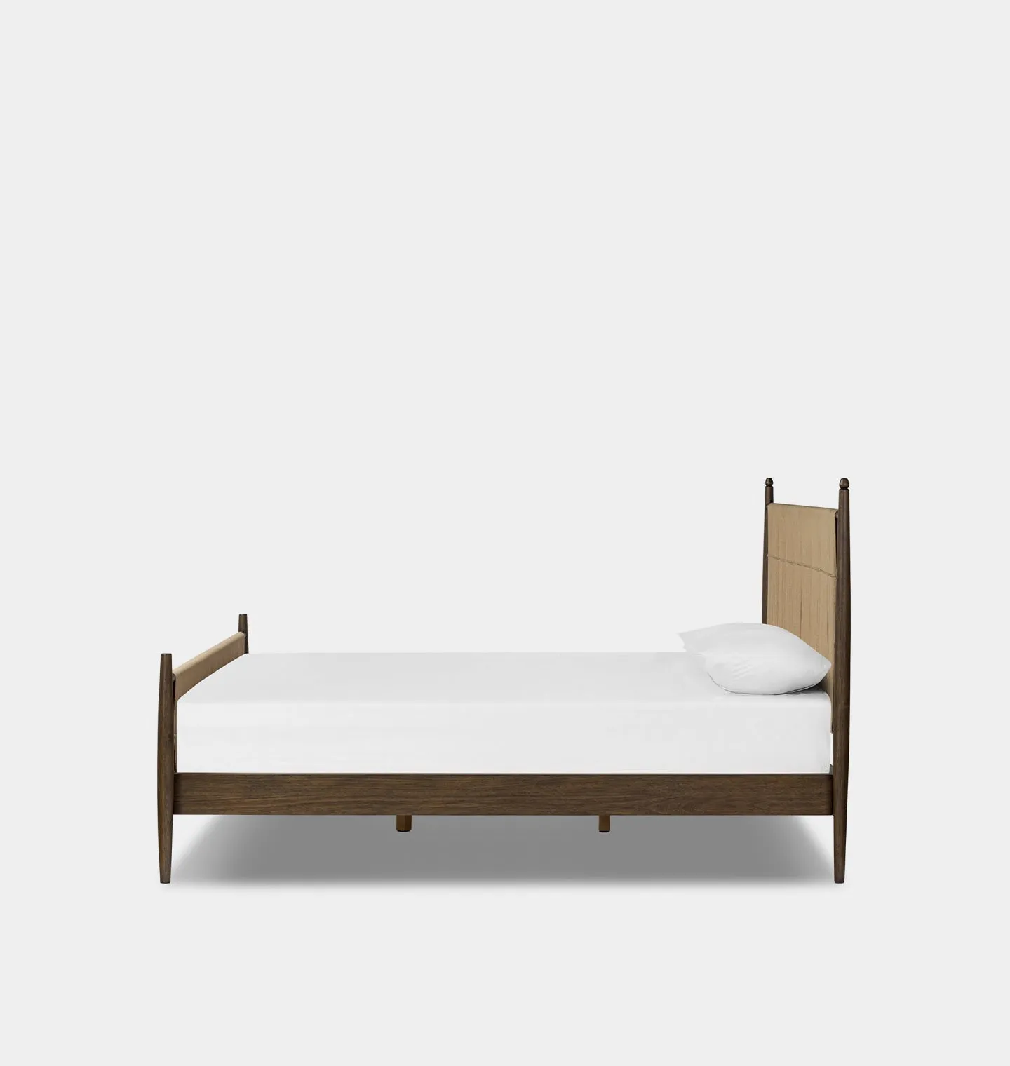 Richard Natural Rush Bed