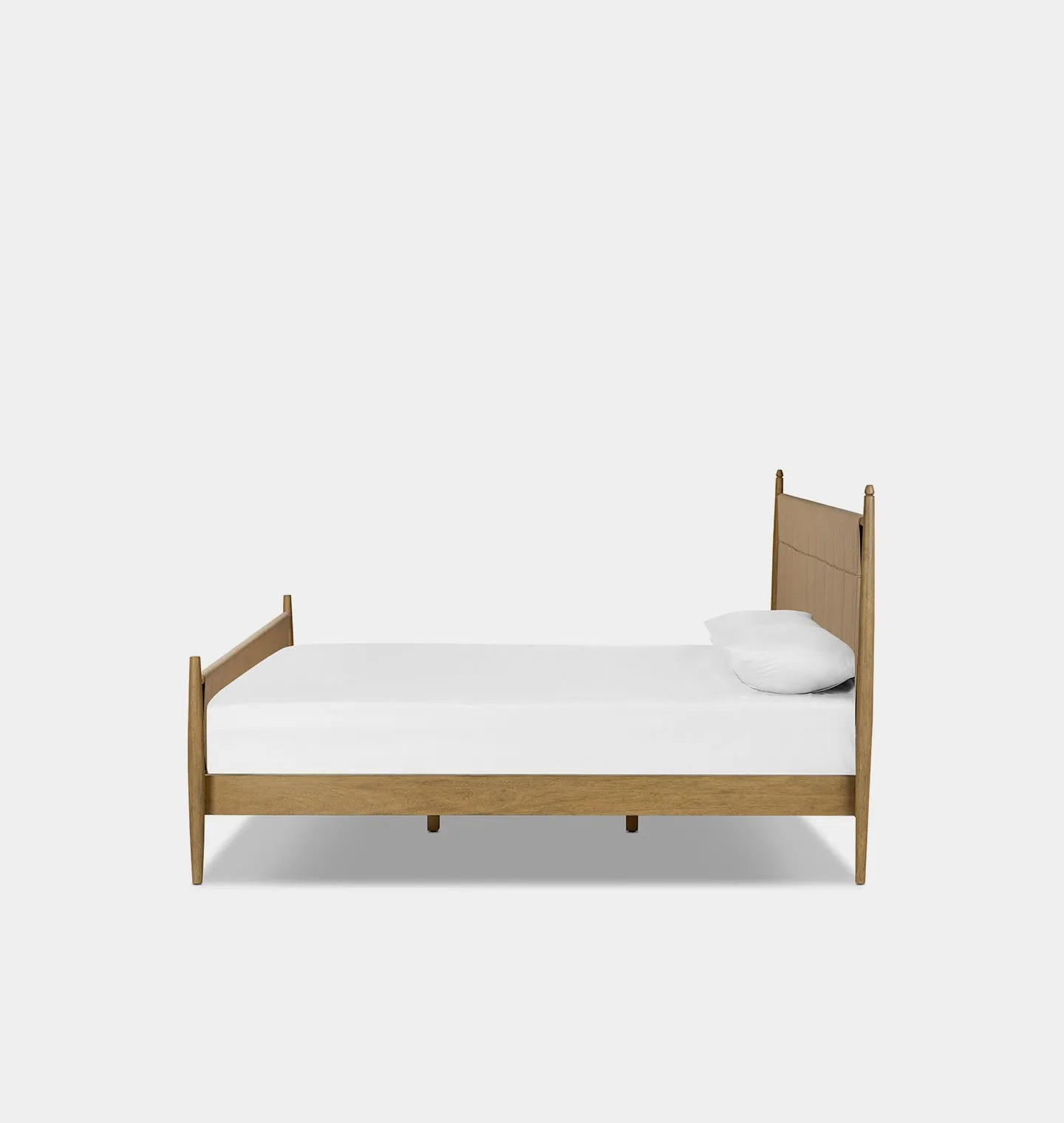 Richard Natural Rush Bed